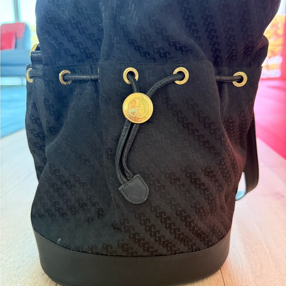 Gucci logo Black Drawstring Backpack with Gold vintage Accents